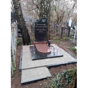 Надгробия  на кладбище Байковое 