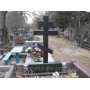 Небольшой черный гранитный крест
