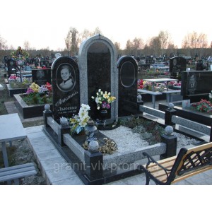 Памятник на кладбище комплекс kyp. Памятник на кладбище комплекс kyp.